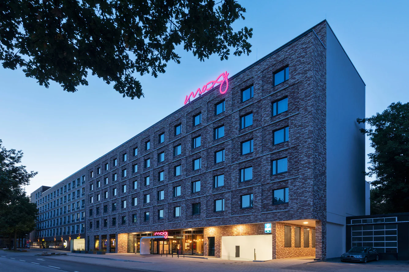 hamhx-exterior-5428-hor-clsc
