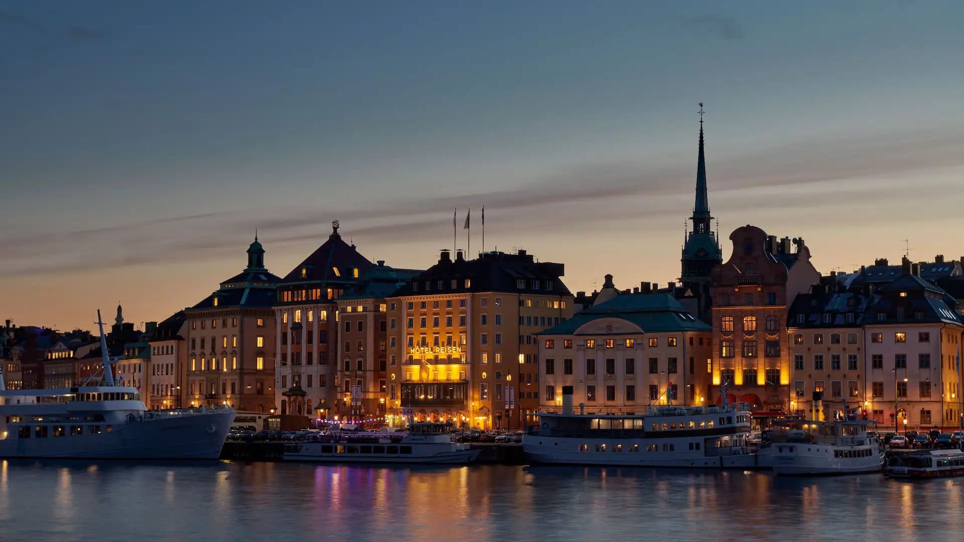 ARNUB-P0073-Exterior-Overview-Nighttime.16x9_result