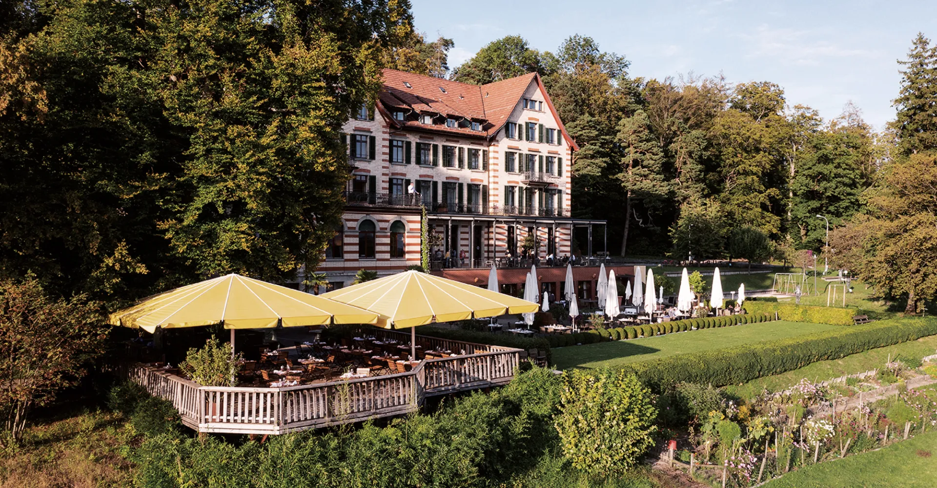 sorell-hotel-zuerichberg-aussenansicht-drohnenbild-v2.jpg